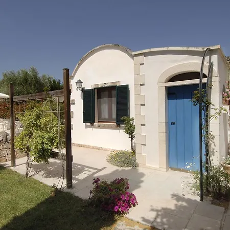 Trulli Valle D'itria Bed & Breakfast